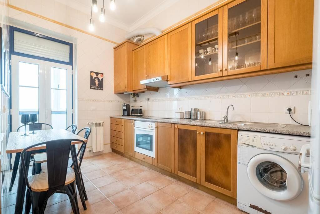 Beautiful Apartment Near The Center Of Lisboa Exterior foto